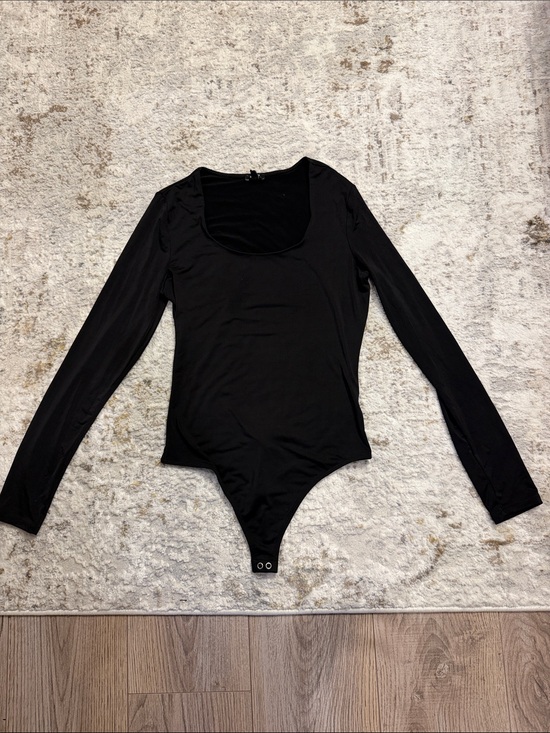 Express Tops - Black Long-Sleeve Scoop Neck Bodysuit - Women Tops